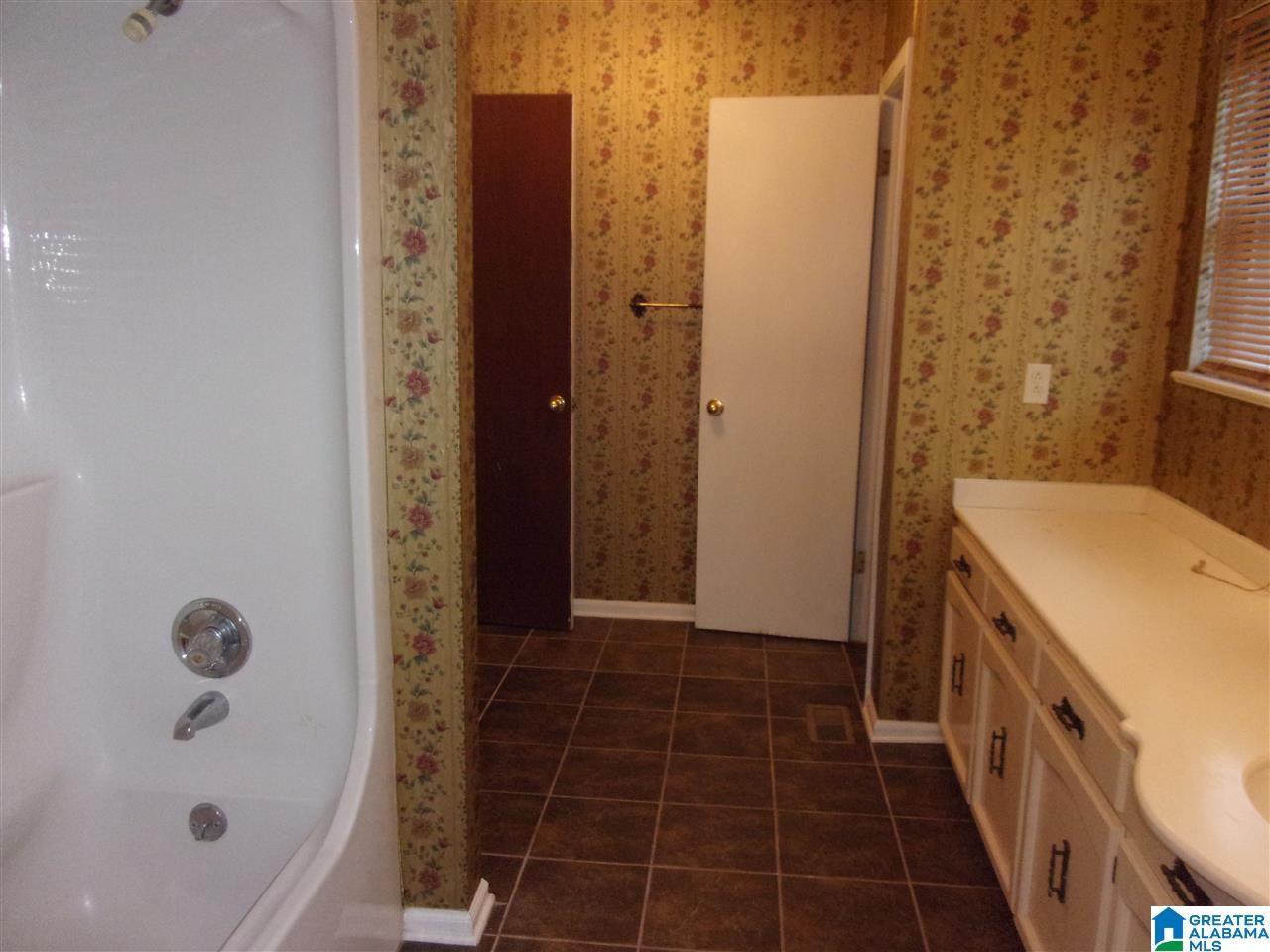 1701 58th Street West Birmingham, AL 35228 - Photo 9 of 20