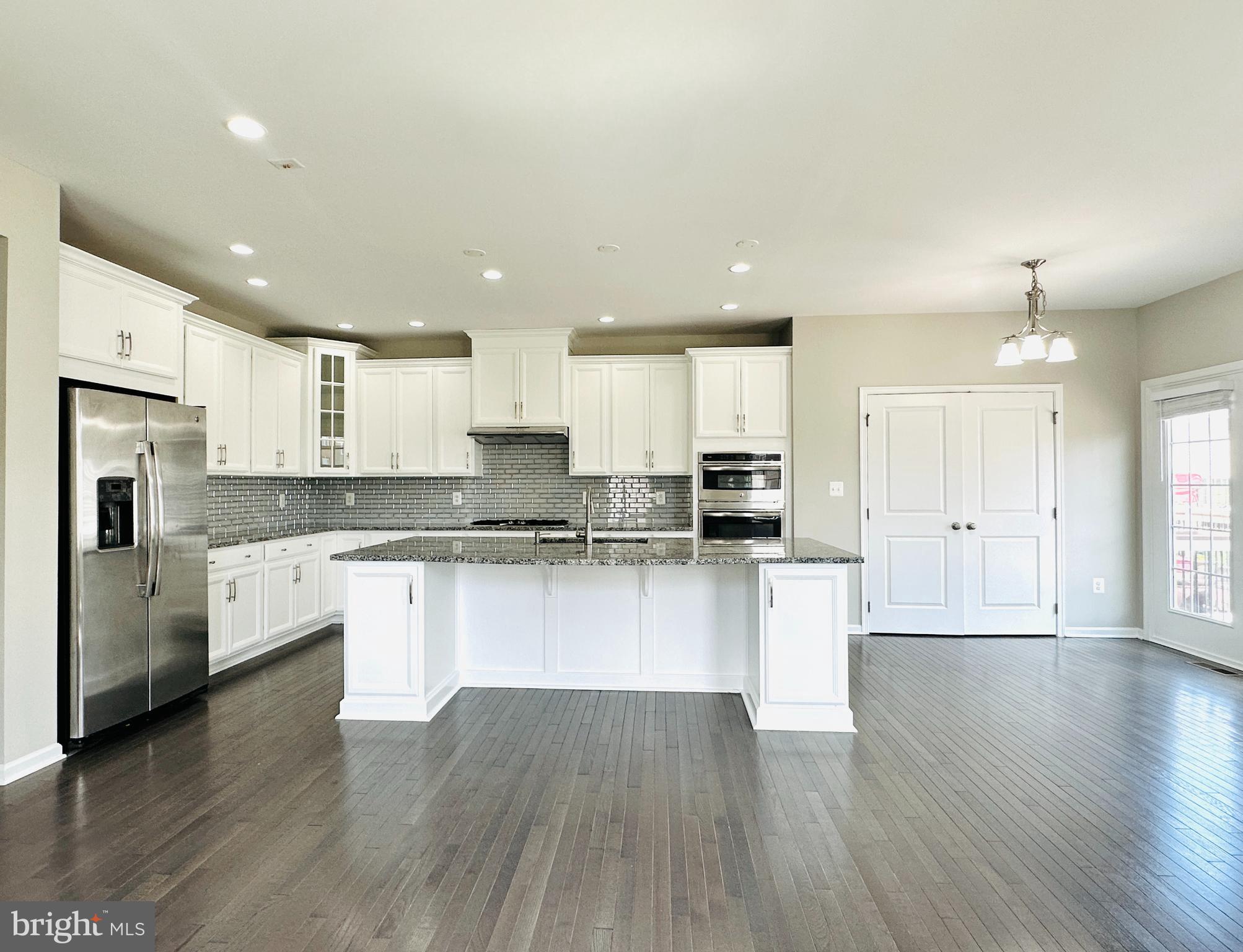 23488 Logans Ridge Terrace Ashburn, VA 20148 - Photo 15 of 58 Kitchen