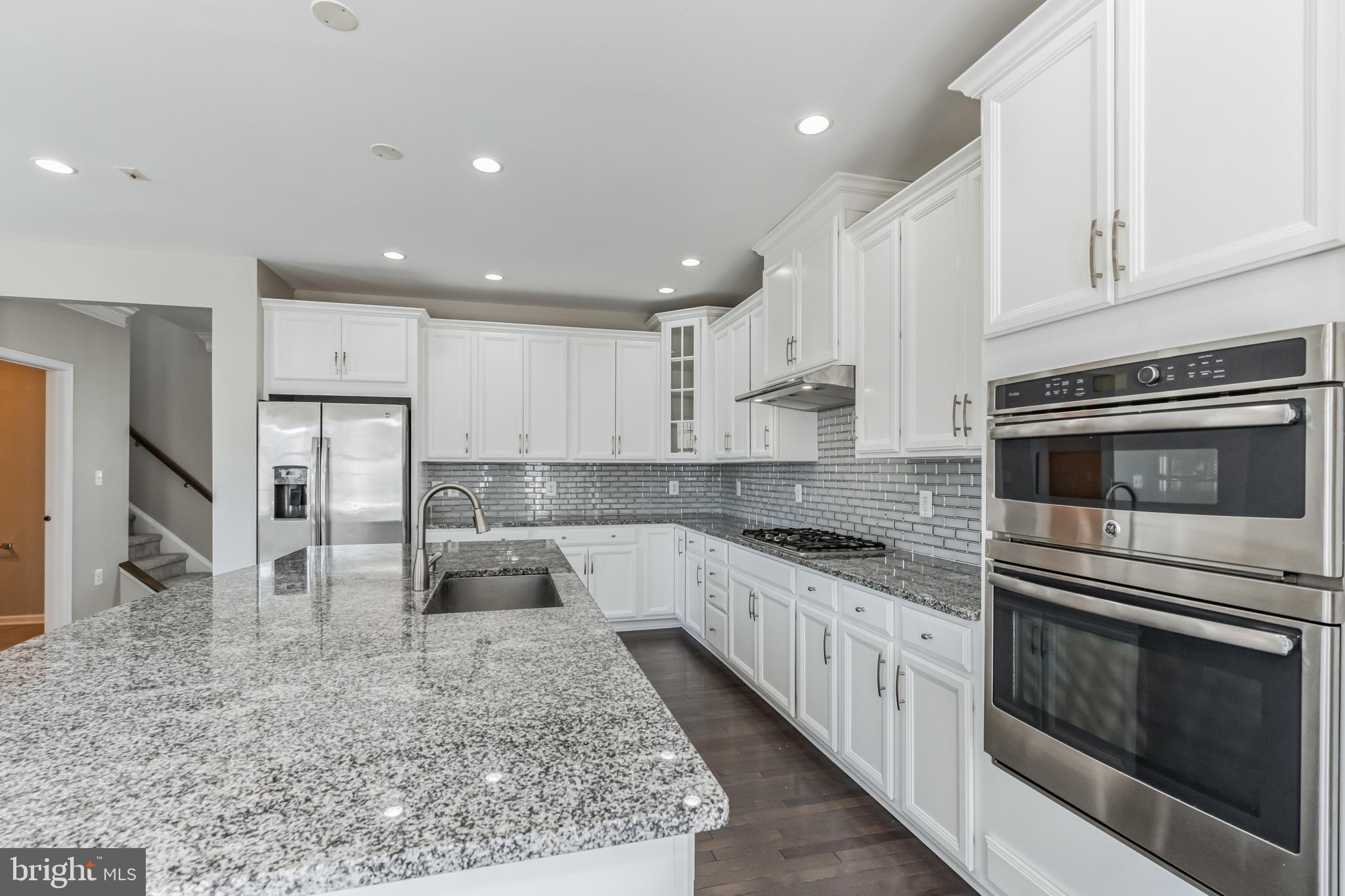 23488 Logans Ridge Terrace Ashburn, VA 20148 - Photo 16 of 58 Kitchen