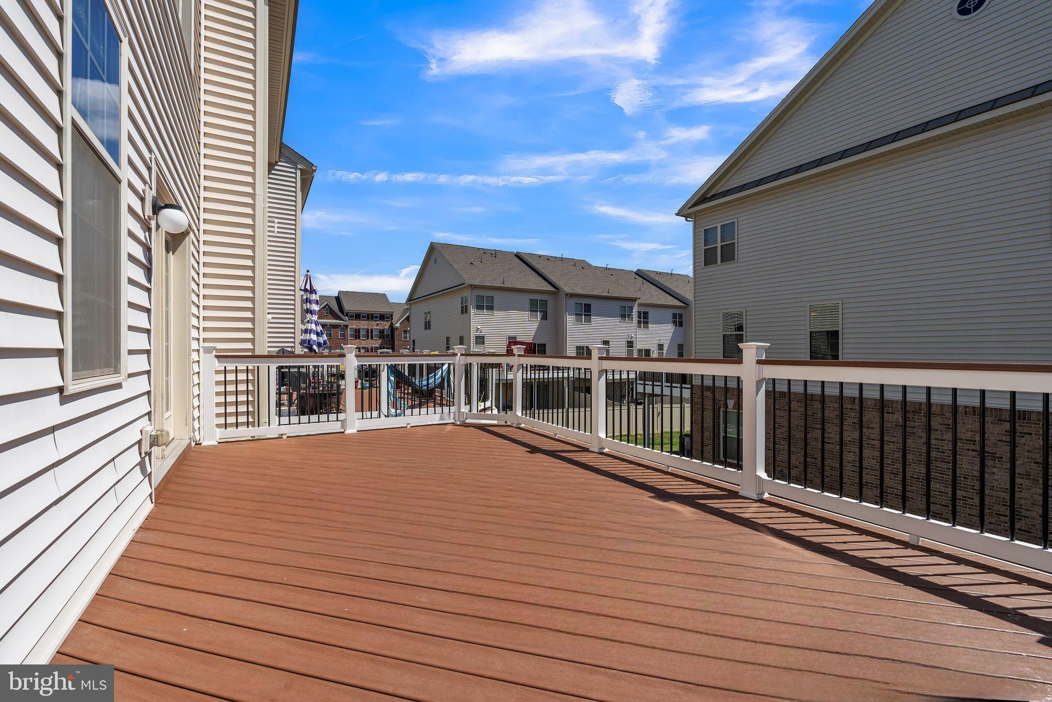 23488 Logans Ridge Terrace Ashburn, VA 20148 - Photo 46 of 58 Trex deck