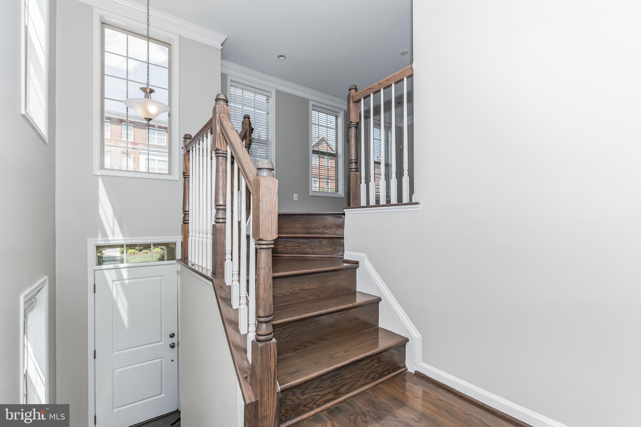 23488 Logans Ridge Terrace Ashburn, VA 20148 - Photo 5 of 58 Interior