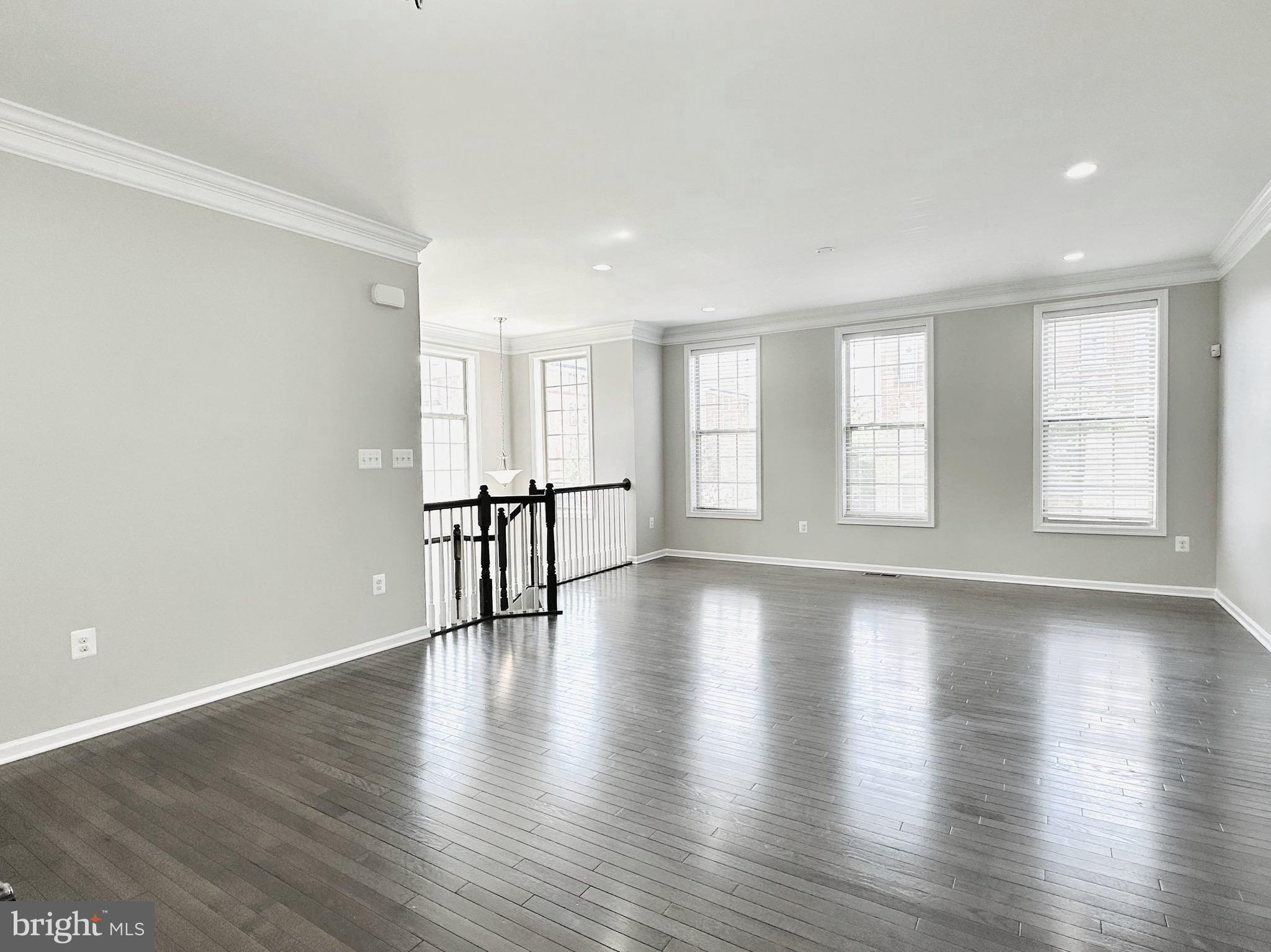 23488 Logans Ridge Terrace Ashburn, VA 20148 - Photo 7 of 58 Living room