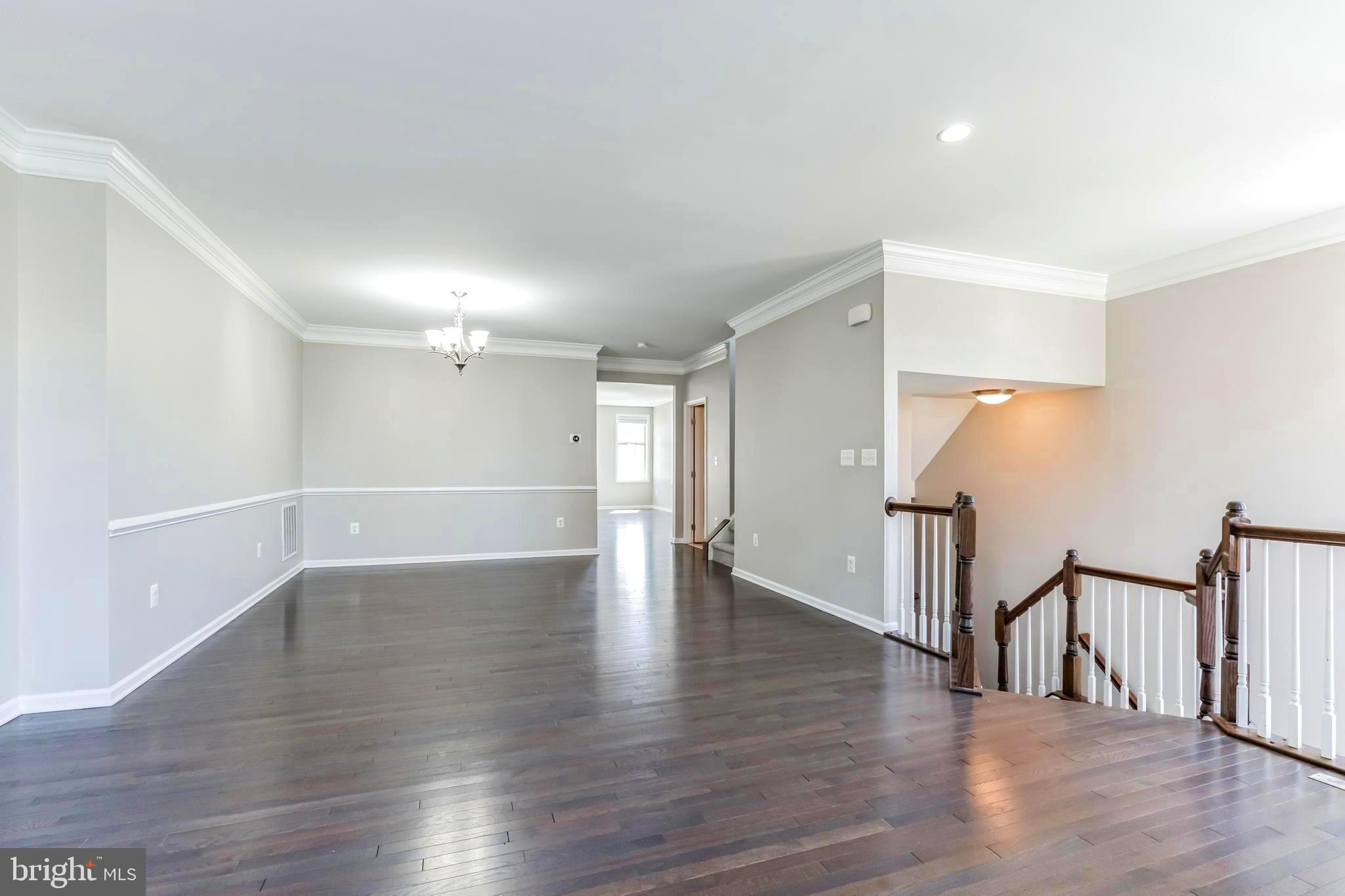 23488 Logans Ridge Terrace Ashburn, VA 20148 - Photo 8 of 58 Dining/Living