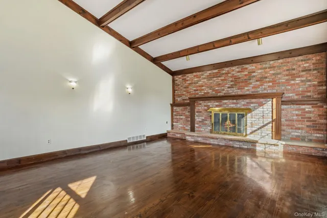 $479,400 | 15 Milano Drive, Poughkeepsie, NY 12603