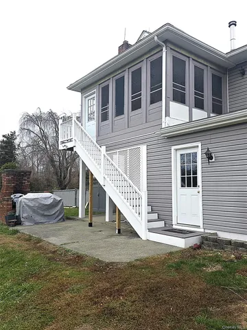 a house view with a outdoor space