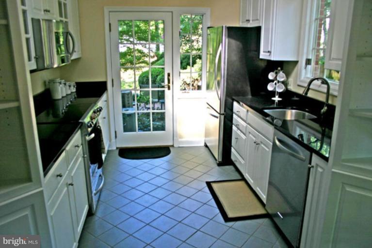 1405 Ruffner Road Alexandria, VA 22302 - Photo 2 of 30 Kitchen