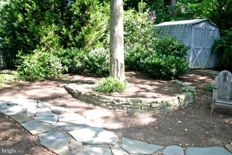 1405 Ruffner Road Alexandria, VA 22302 - Photo 17 of 30 Back yard