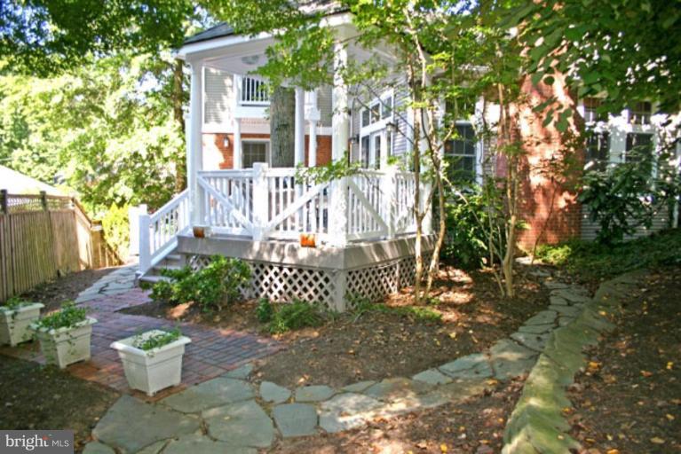 1405 Ruffner Road Alexandria, VA 22302 - Photo 20 of 30 Unique #1
