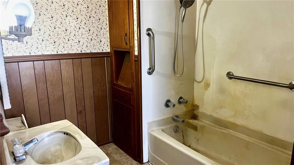 1132 Oak Street Perry, KS 66073 - Photo 13 of 33