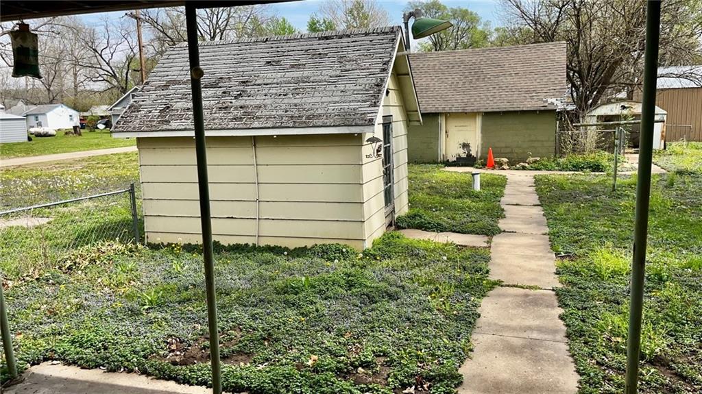 1132 Oak Street Perry, KS 66073 - Photo 23 of 33