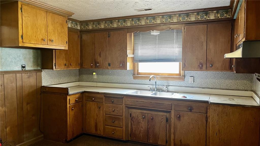 1132 Oak Street Perry, KS 66073 - Photo 7 of 33