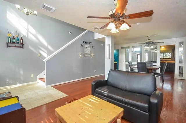 $2,400 | 20402 Avery Point Drive, Katy, TX 77449