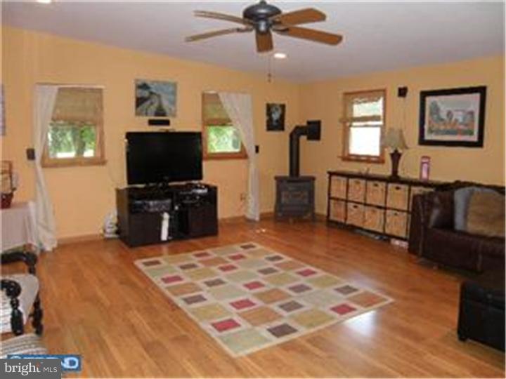 1810 Scott Road Oreland, PA 19075 - Photo 14 of 16 Great Room