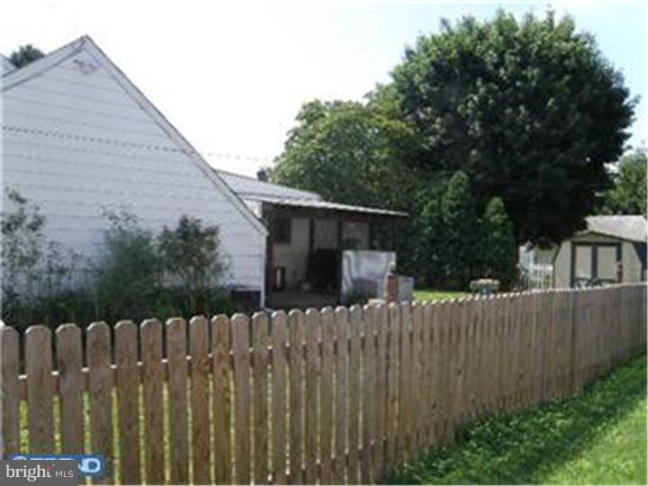 1810 Scott Road Oreland, PA 19075 - Photo 3 of 16 Exterior Side