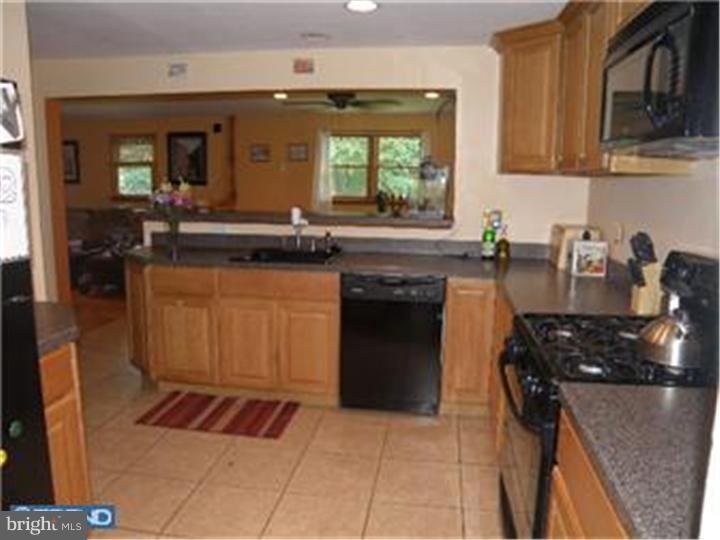 1810 Scott Road Oreland, PA 19075 - Photo 8 of 16 Kitchen