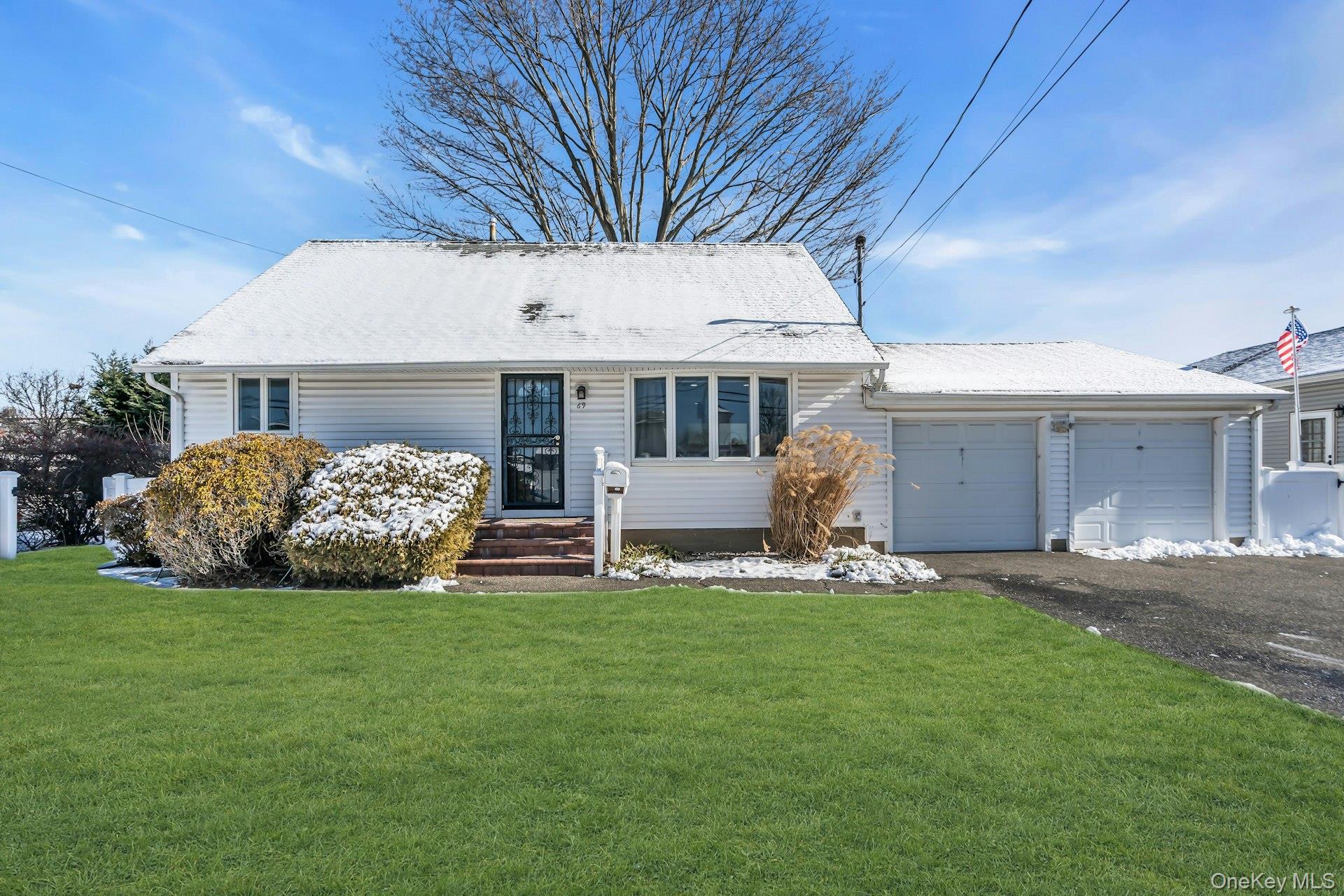 69 Miller Road Hicksville, NY 11801 - Photo 1 of 32