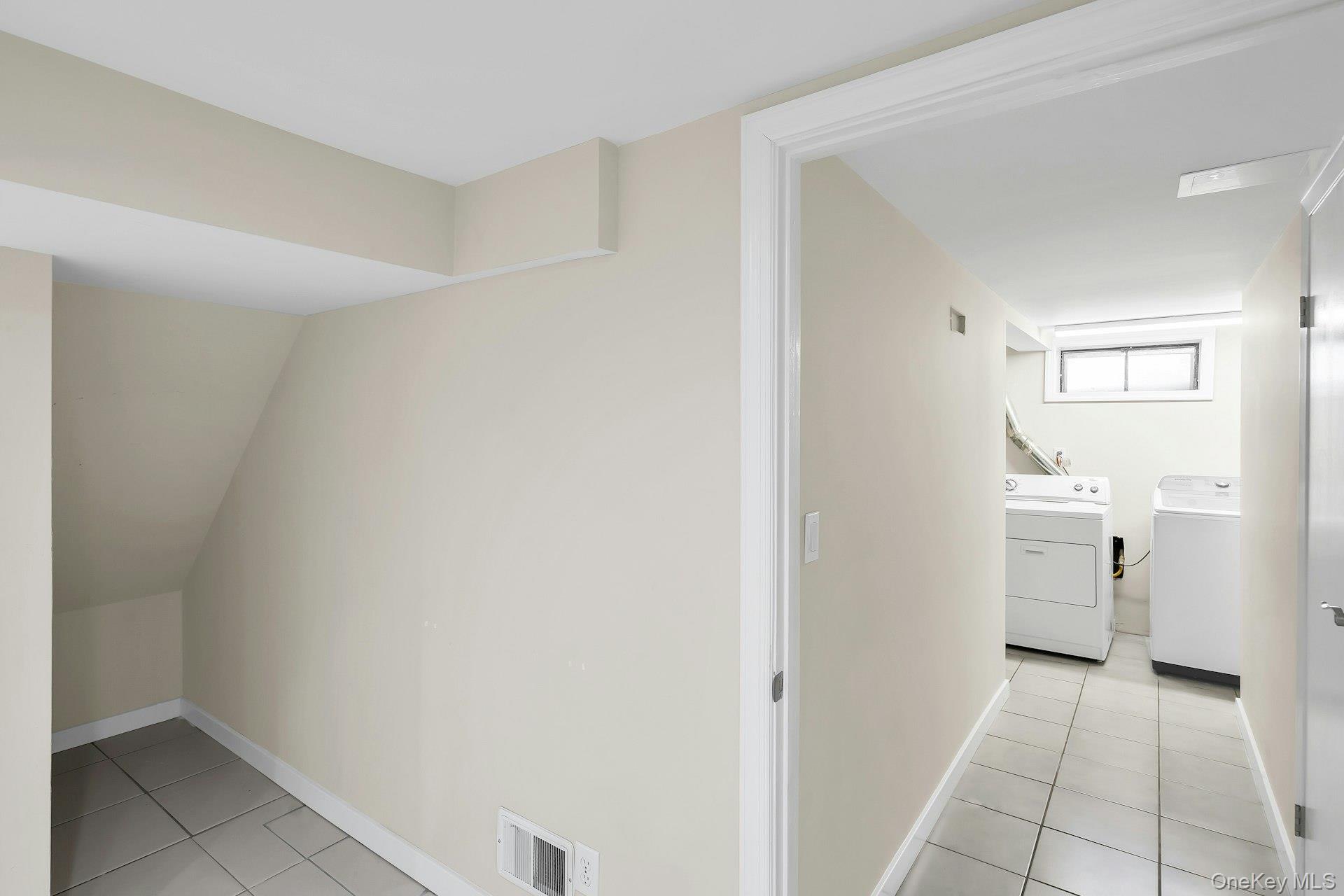 69 Miller Road Hicksville, NY 11801 - Photo 24 of 32