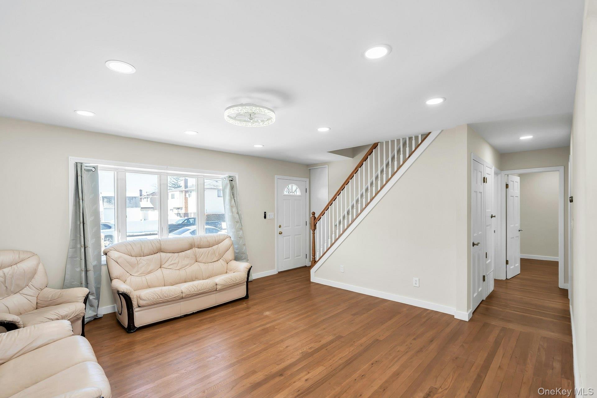 69 Miller Road Hicksville, NY 11801 - Photo 3 of 32