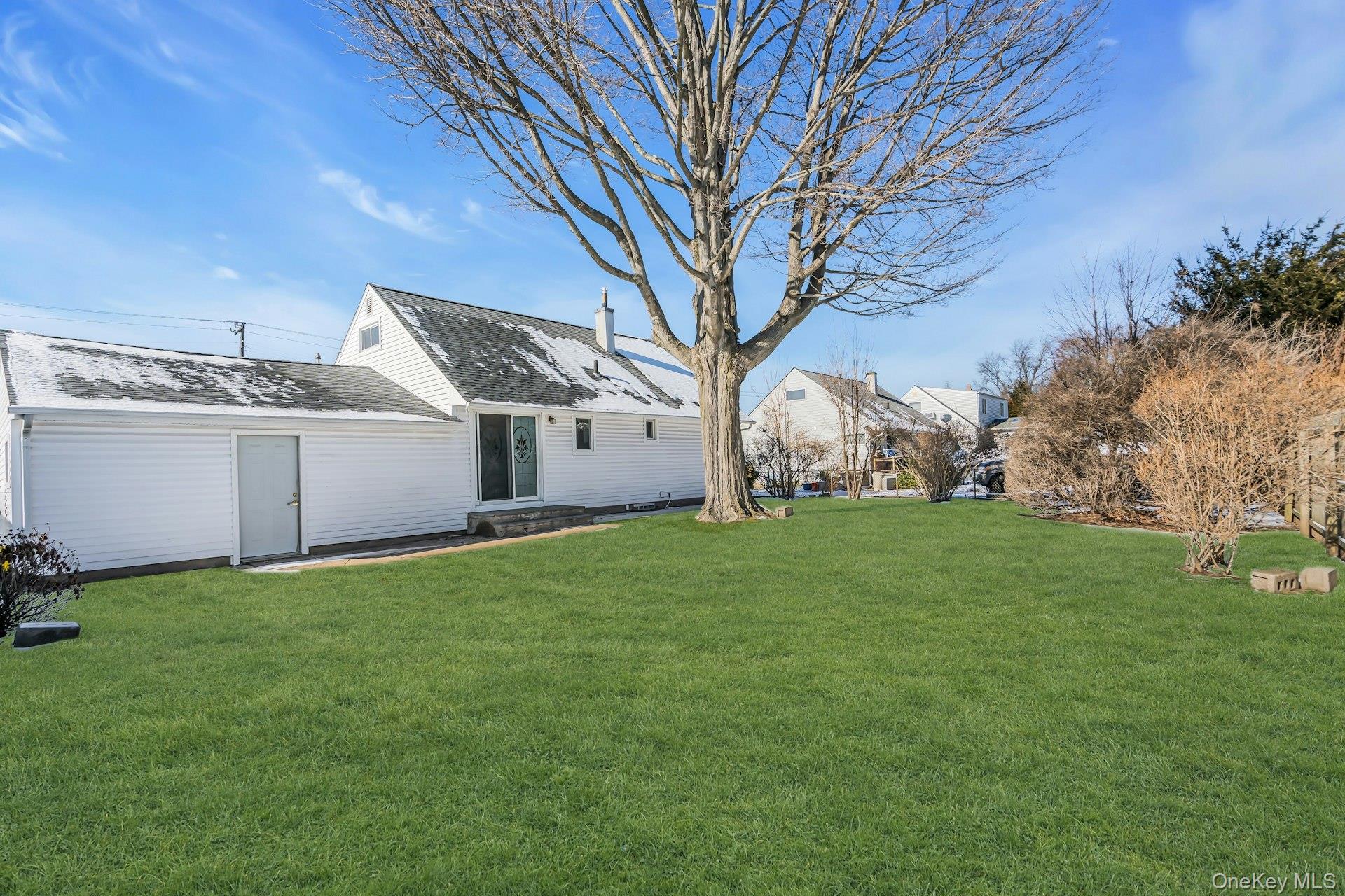 69 Miller Road Hicksville, NY 11801 - Photo 31 of 32