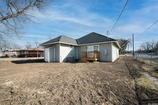 $2,000 | 710 20th Street, Hondo, TX 78861