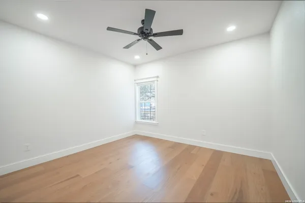 $2,000 | 710 20th Street, Hondo, TX 78861