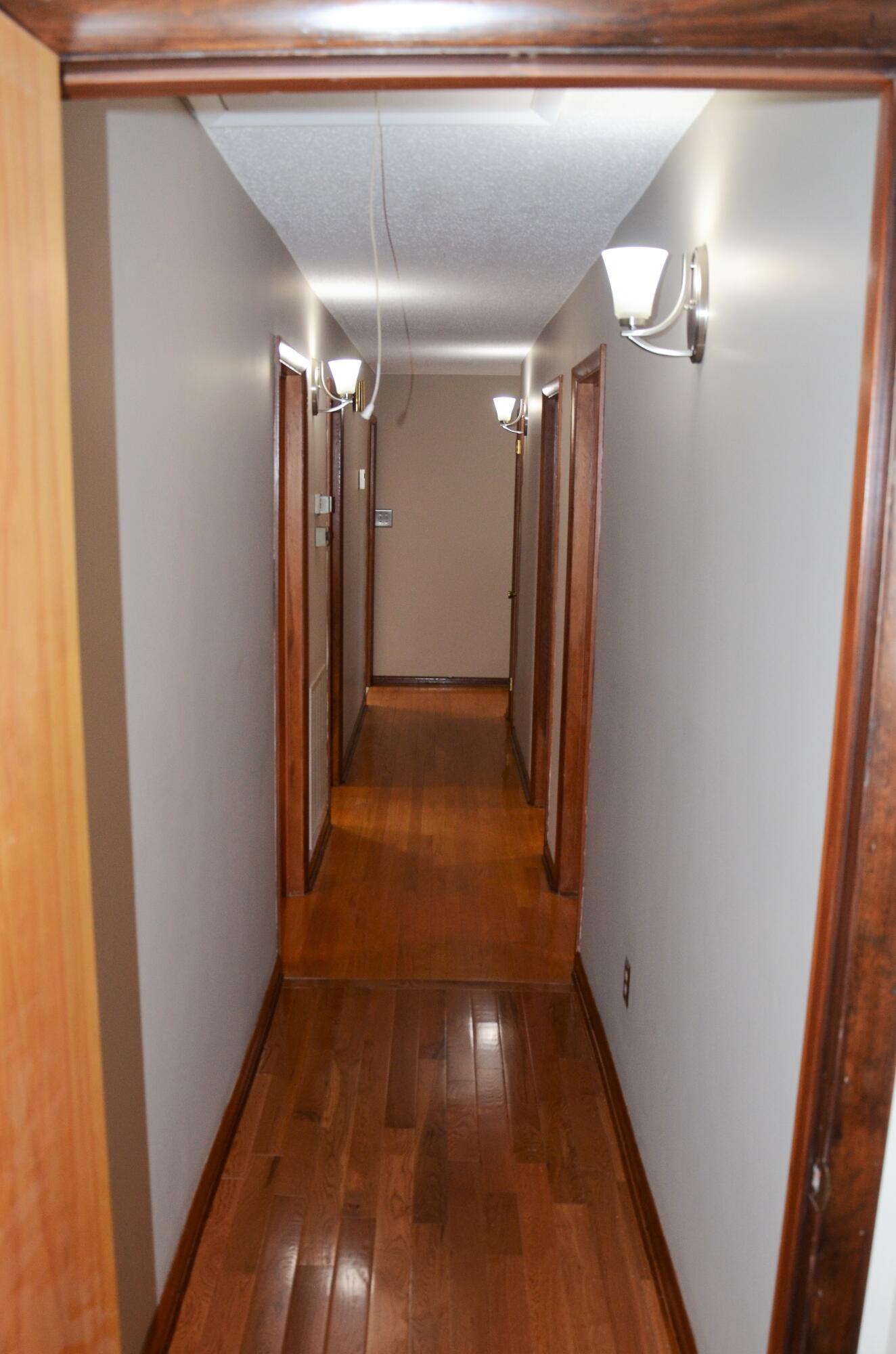 405 Sells Road Bluff City, TN 37618 - Photo 21 of 42 Hallway