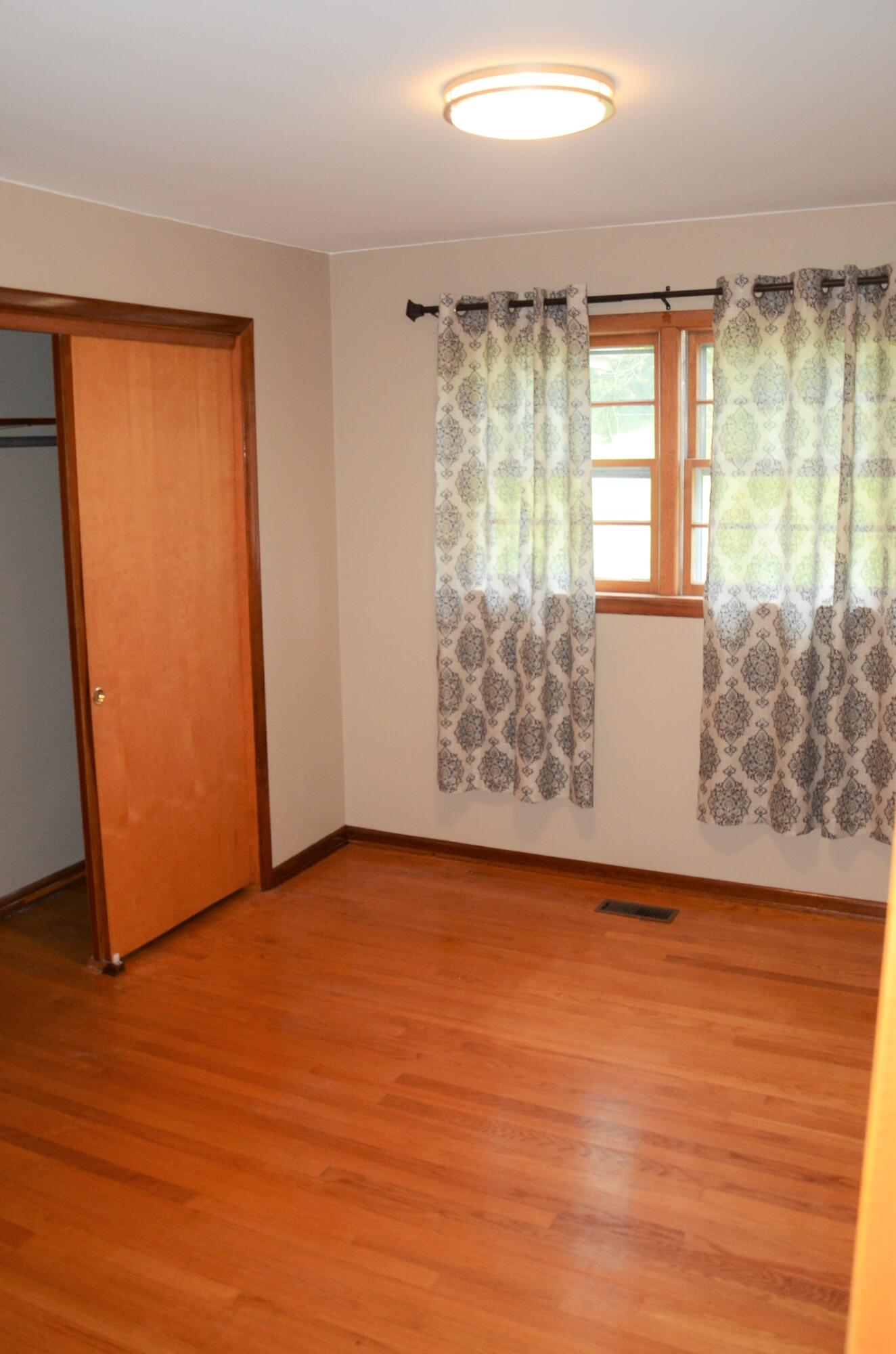405 Sells Road Bluff City, TN 37618 - Photo 23 of 42 Bedroom 3