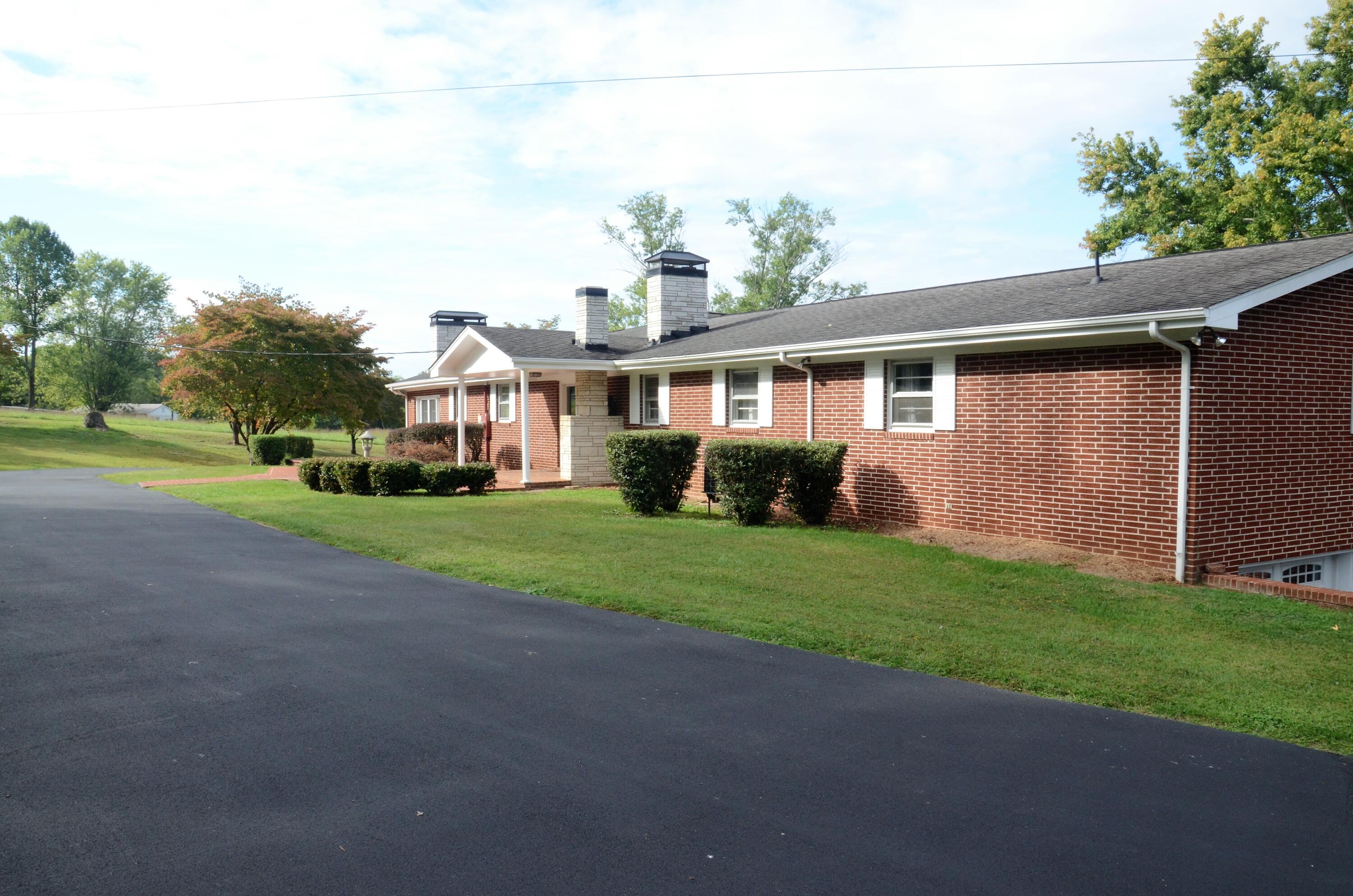 405 Sells Road Bluff City, TN 37618 - Photo 5 of 42 5 Outdoor Back Driveway