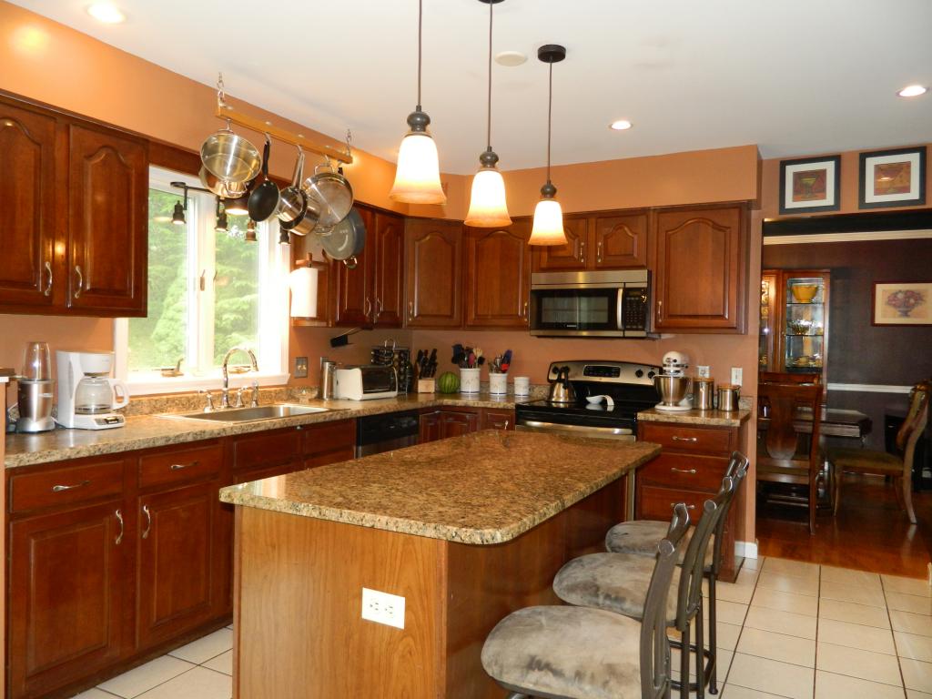 365 Southridge Road Williston, VT 05495 - Photo 3 of 18 Gallery Image 3