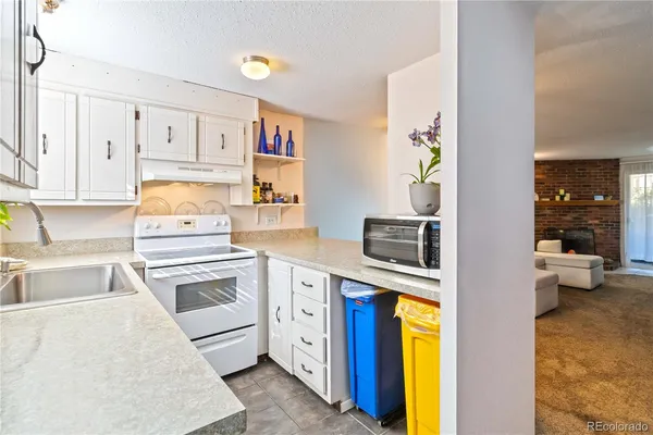 $220,000 | 1390 Everett Court, Unit 111, Lakewood, CO 80215