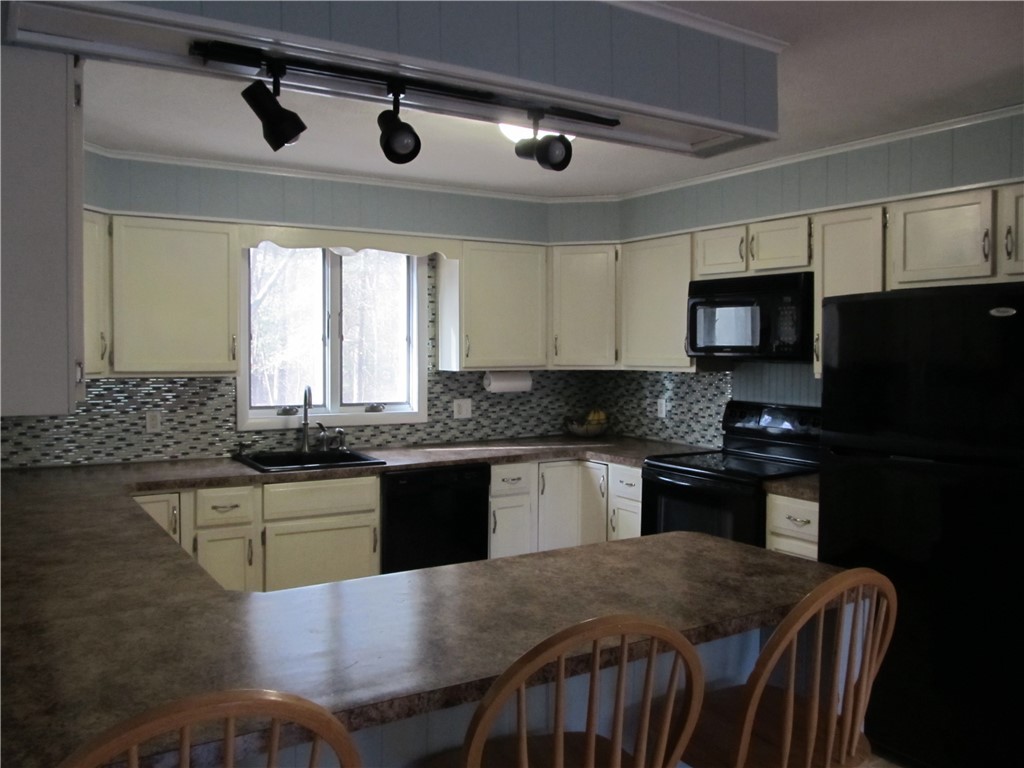 157 Stone Dam Road Glocester, RI 02857 - Photo 6 of 19