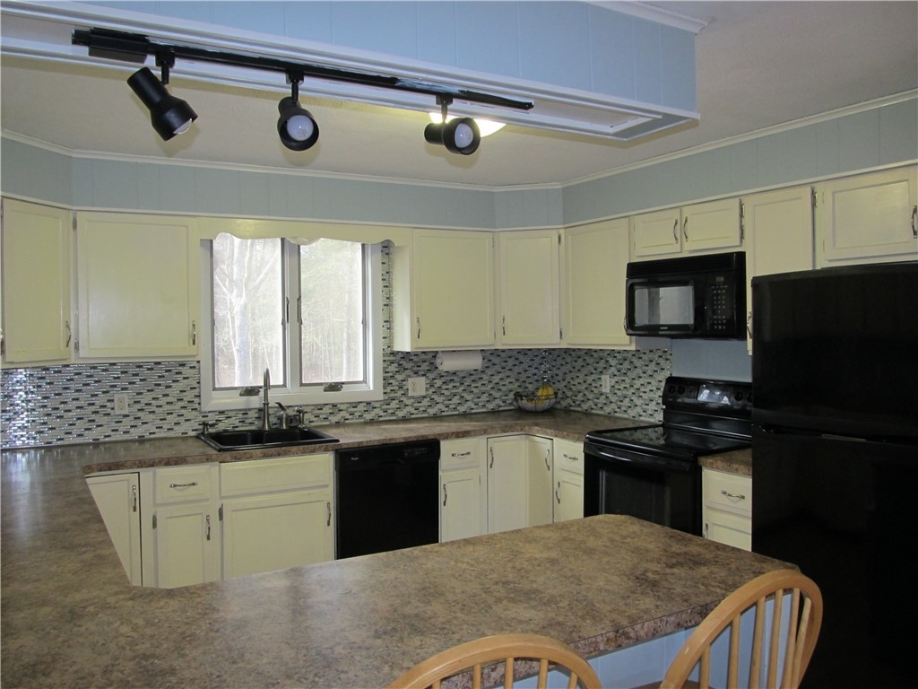 157 Stone Dam Road Glocester, RI 02857 - Photo 7 of 19