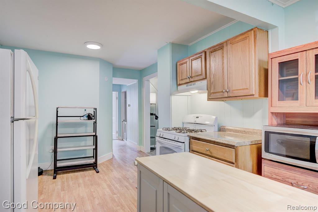 585 Roth Boulevard Clawson, MI 48017 - Photo 11 of 39