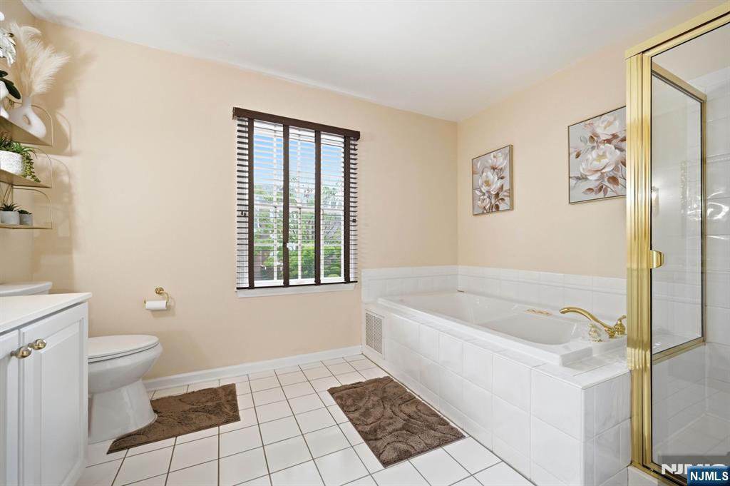 75 Spring Hill Circle Wayne, NJ 07470 - Photo 17 of 25