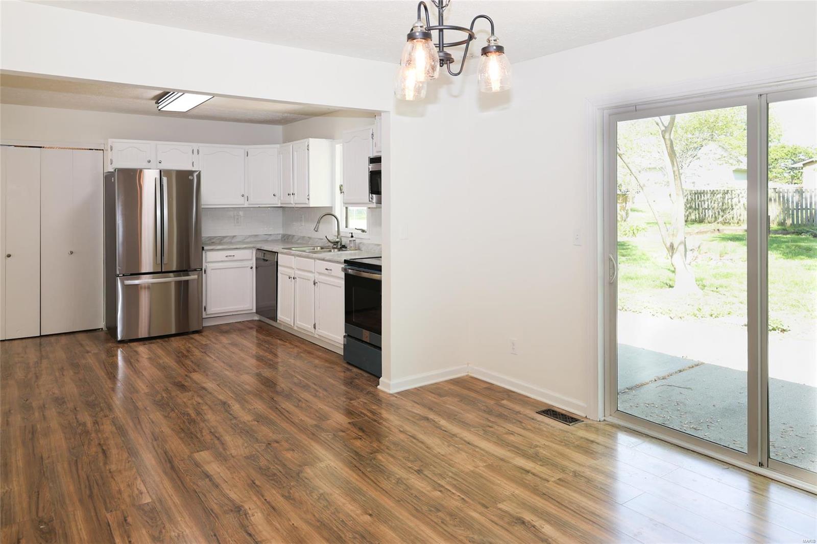 427 High Point Drive Edwardsville, IL 62025 - Photo 8 of 19