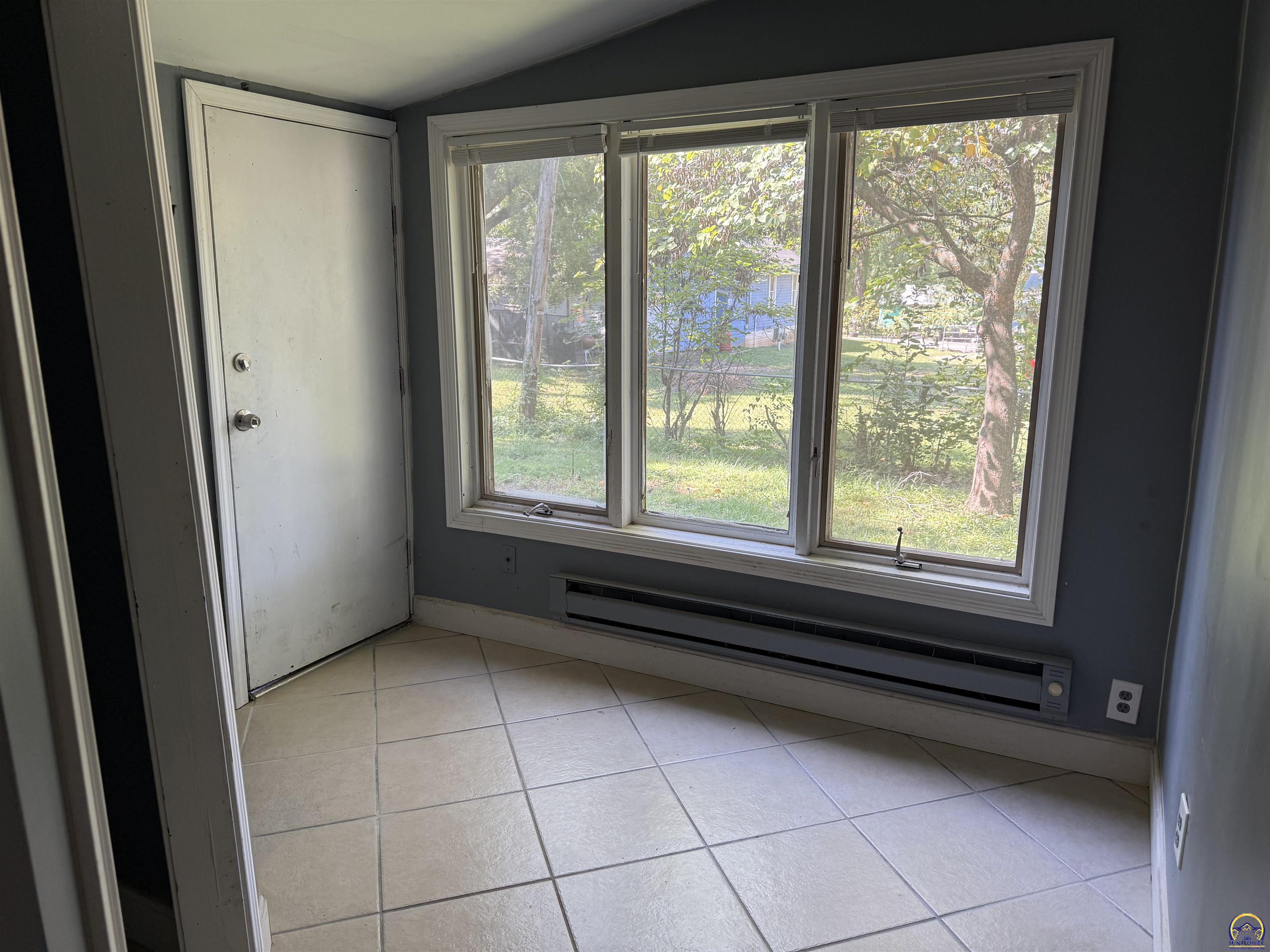 505 Southeast Fairfax Street Topeka, KS 66607 - Photo 9 of 12