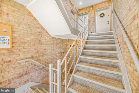 $240,000 | 3220 South 28th Street, Unit 304, Alexandria, VA 22302
