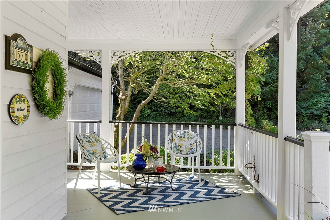 570 Southeast Spruce Road Port Orchard, WA 98367 - Photo 3 of 38 Gallery Image 3