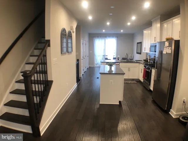 a close up view of washer and dryer