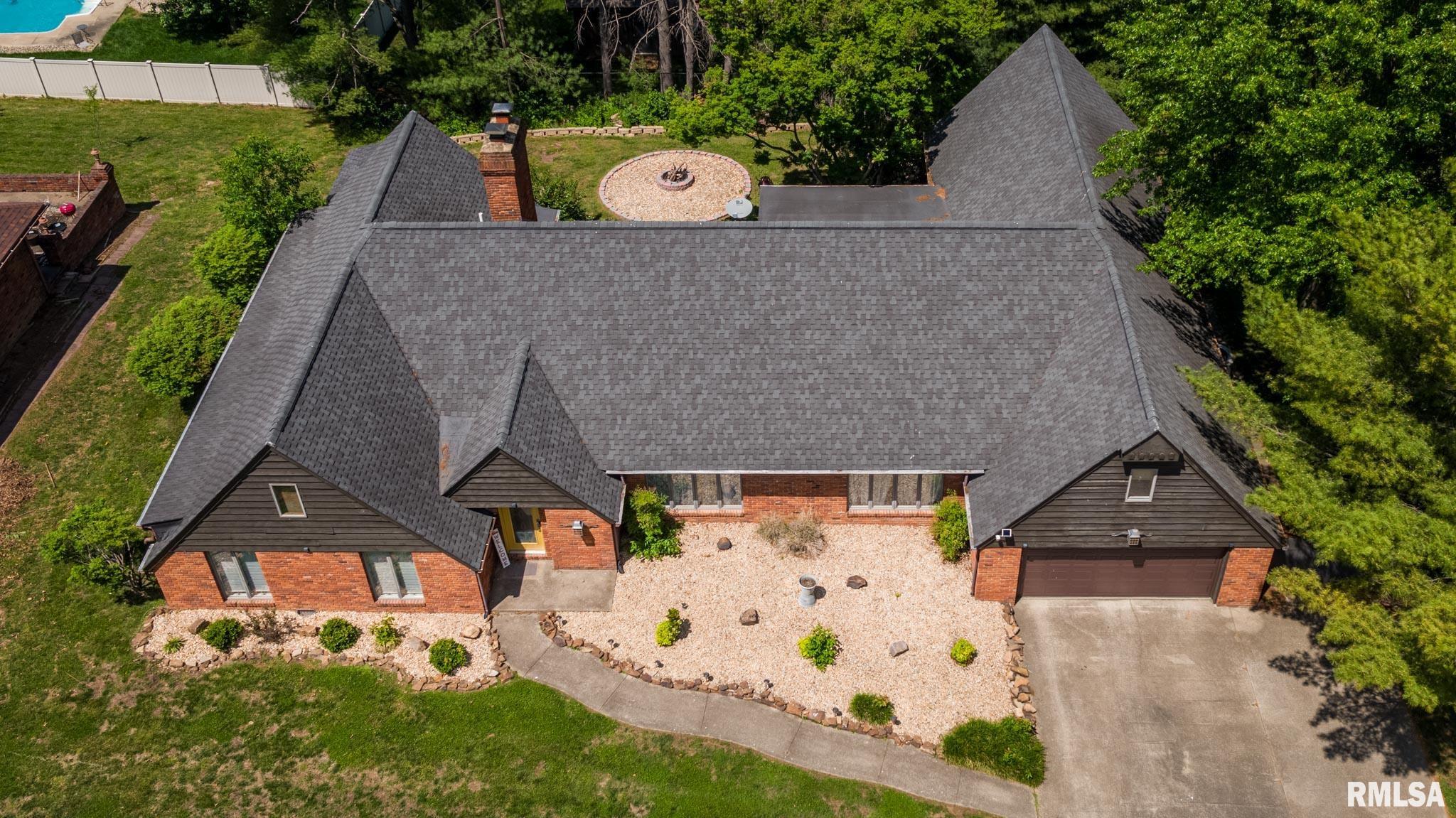 1808 Testa Drive Marion, IL 62959 - Photo 2 of 44
