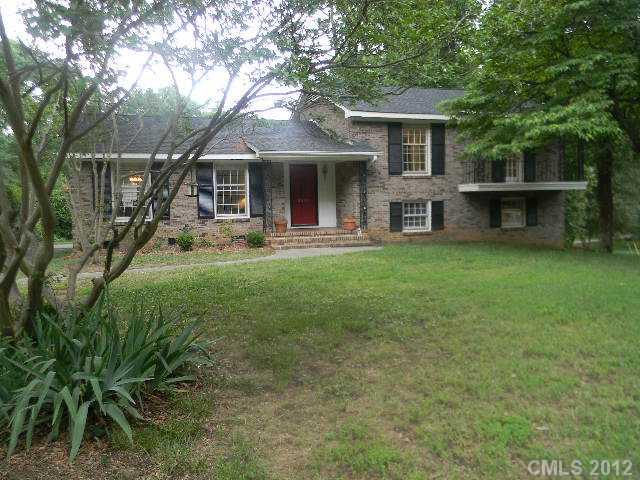 2933 Goneaway Road Charlotte, NC 28210 - Photo 1 of 16 Gallery Image 1