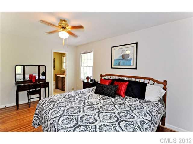 2933 Goneaway Road Charlotte, NC 28210 - Photo 11 of 16 Gallery Image 11