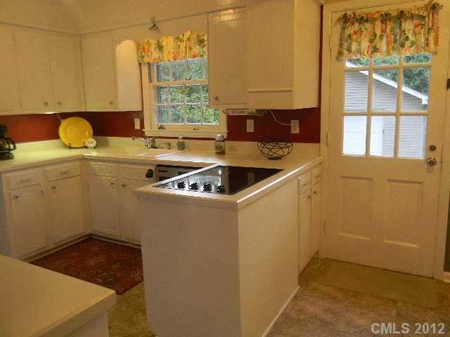 2933 Goneaway Road Charlotte, NC 28210 - Photo 9 of 16 Gallery Image 9