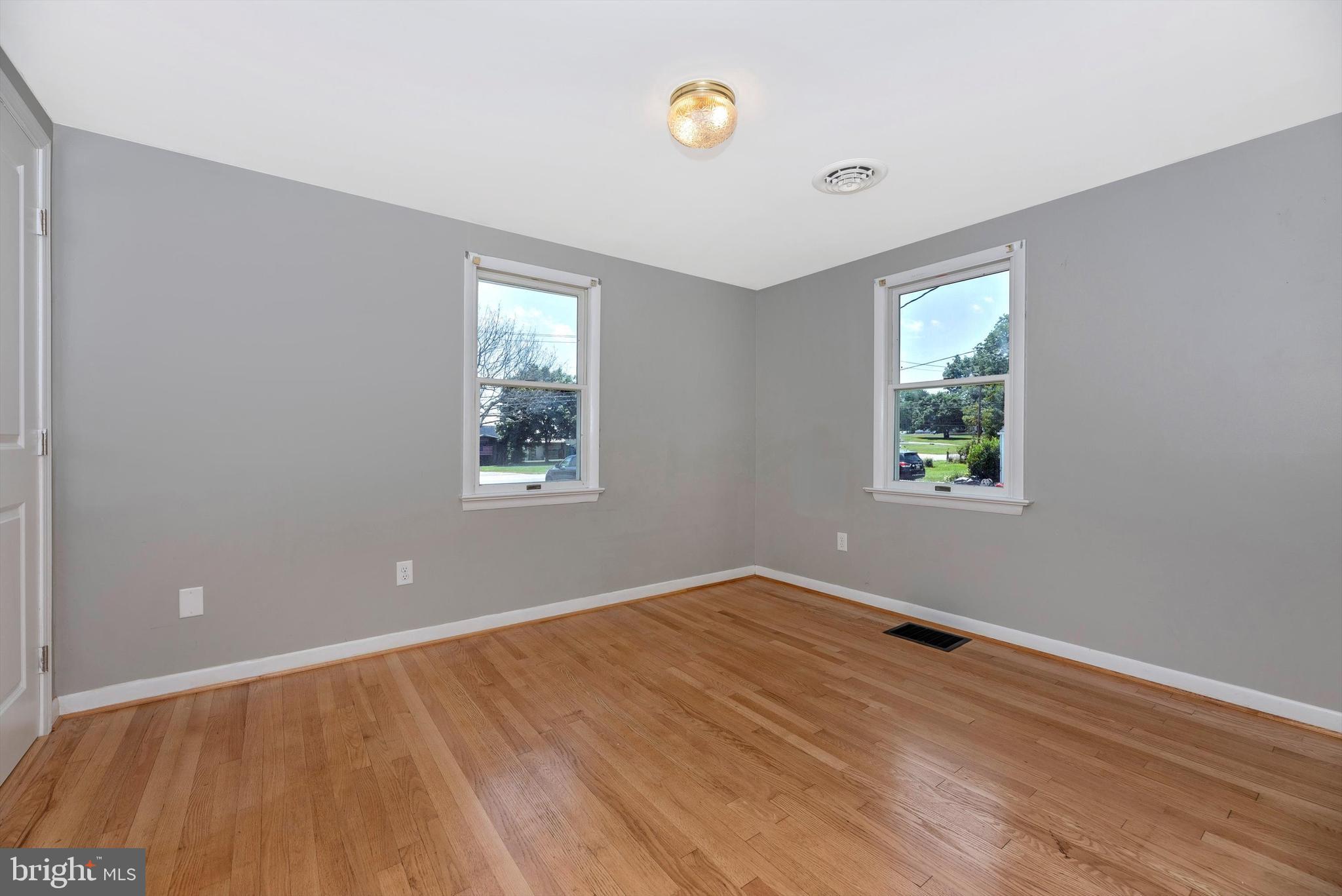 5813 Bartonsville Road Frederick, MD 21704 - Photo 16 of 30 Second Bedroom