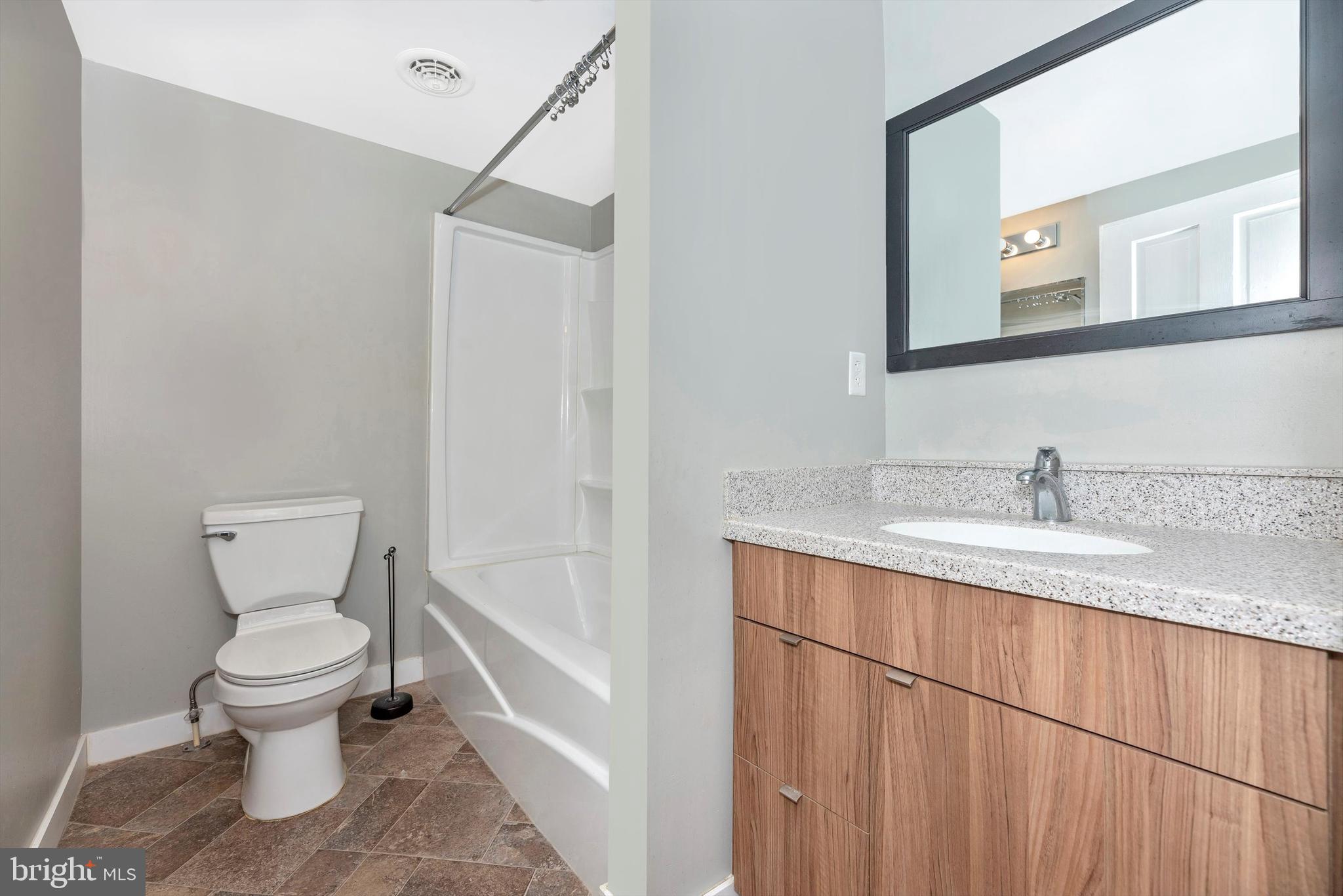 5813 Bartonsville Road Frederick, MD 21704 - Photo 19 of 30 Full Hall Bath