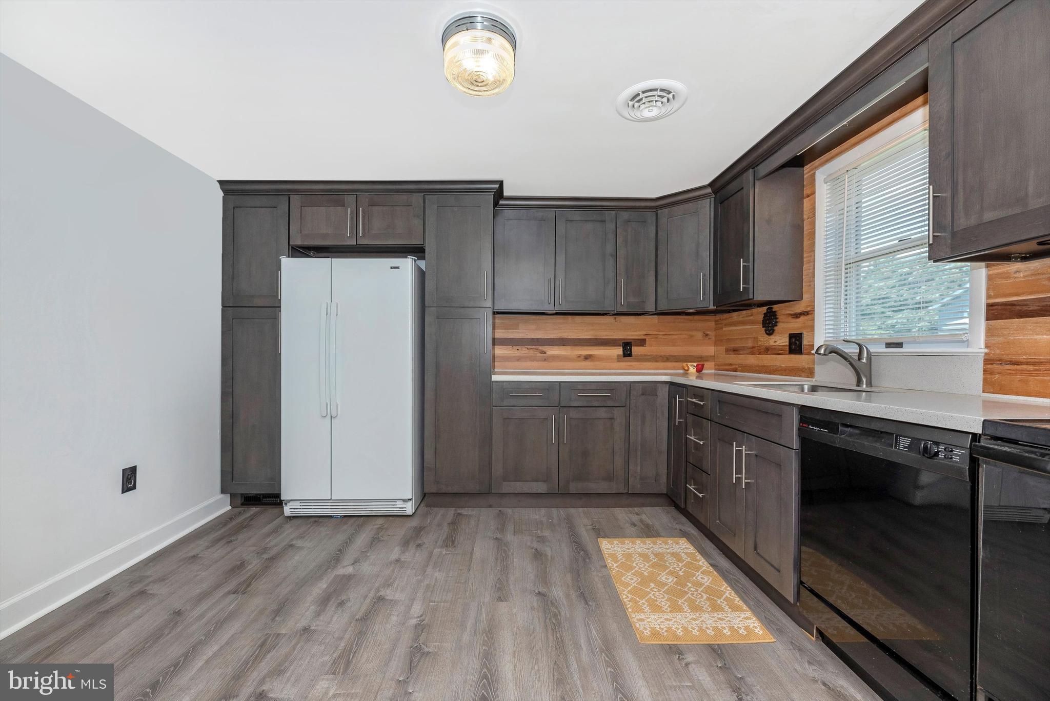 5813 Bartonsville Road Frederick, MD 21704 - Photo 9 of 30 Beautifully Updated Kitchen