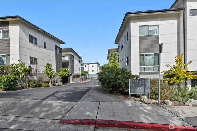 $2,995 | 4244 South Greenbelt Station Drive, Seattle, WA 98118