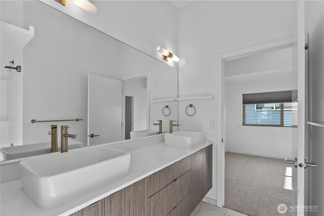 $2,995 | 4244 South Greenbelt Station Drive, Seattle, WA 98118