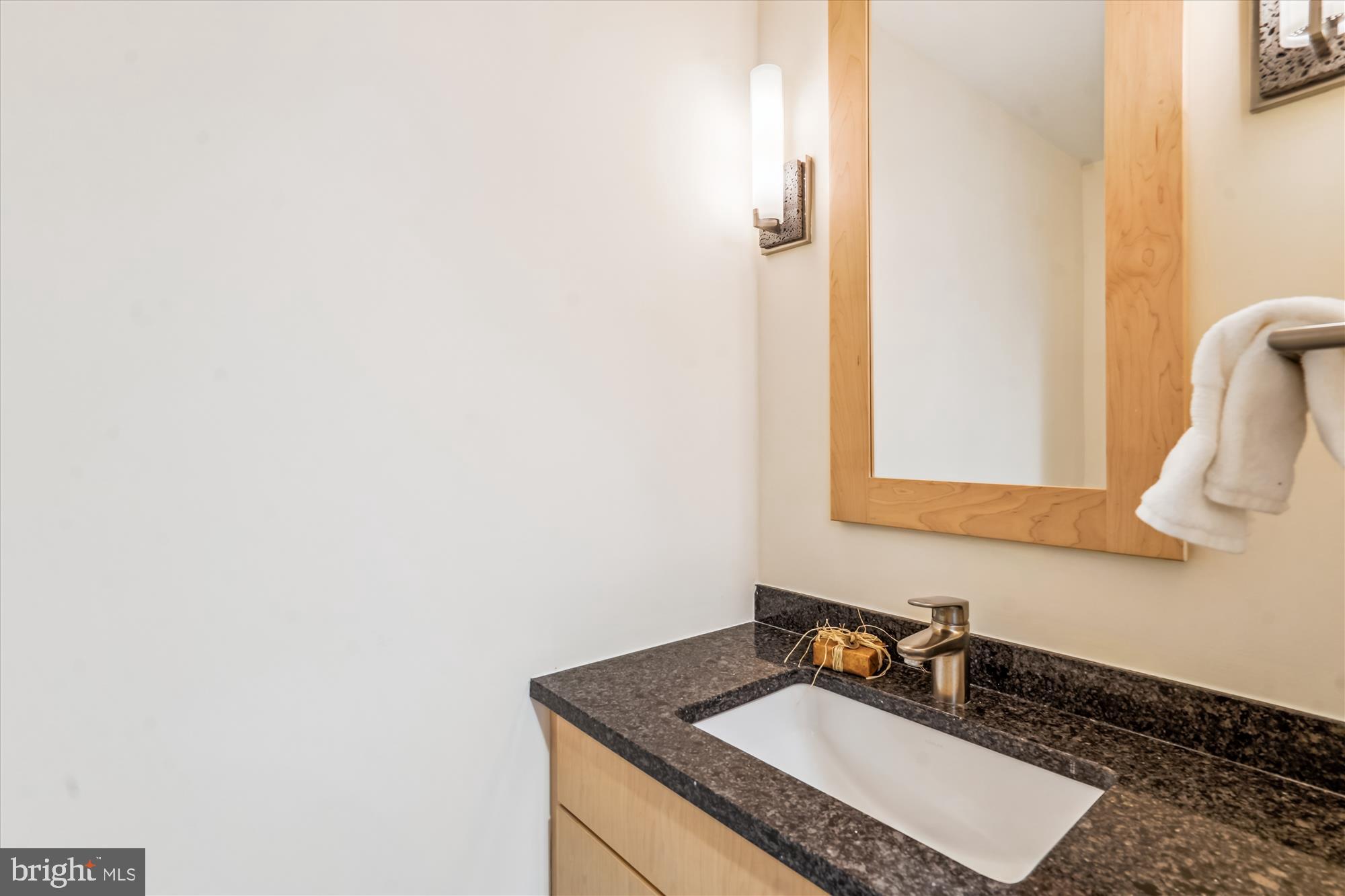 11472 Orchard Lane Reston, VA 20190 - Photo 11 of 47 Powder Room