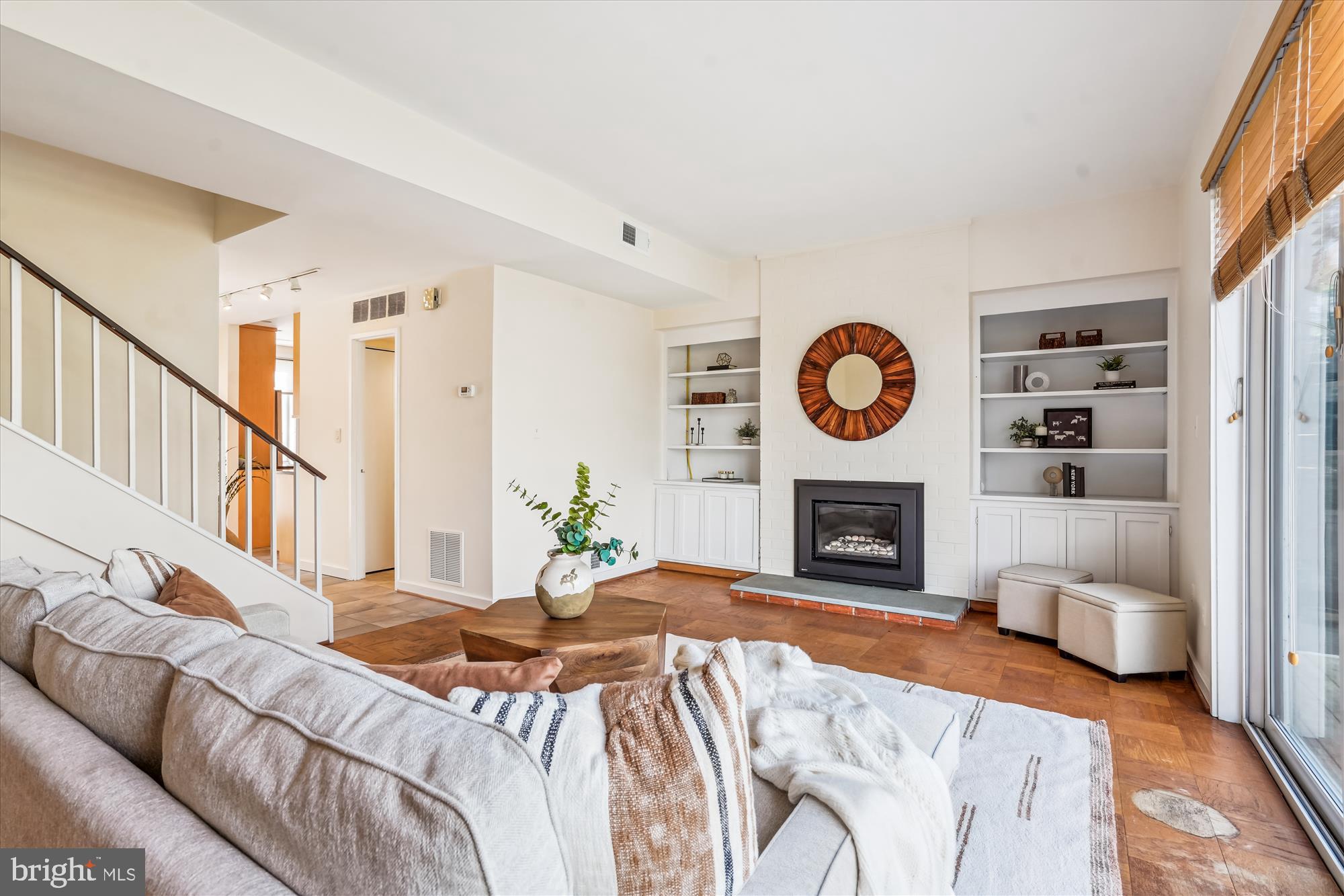 11472 Orchard Lane Reston, VA 20190 - Photo 14 of 47 Living Room